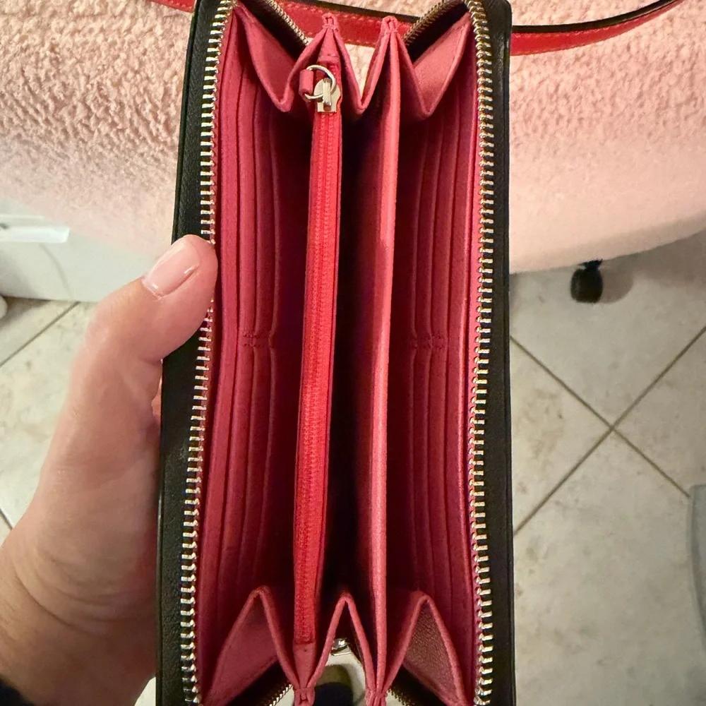 EUC Coach Pink Heart Pattern Wallet - Picture 3 of 3